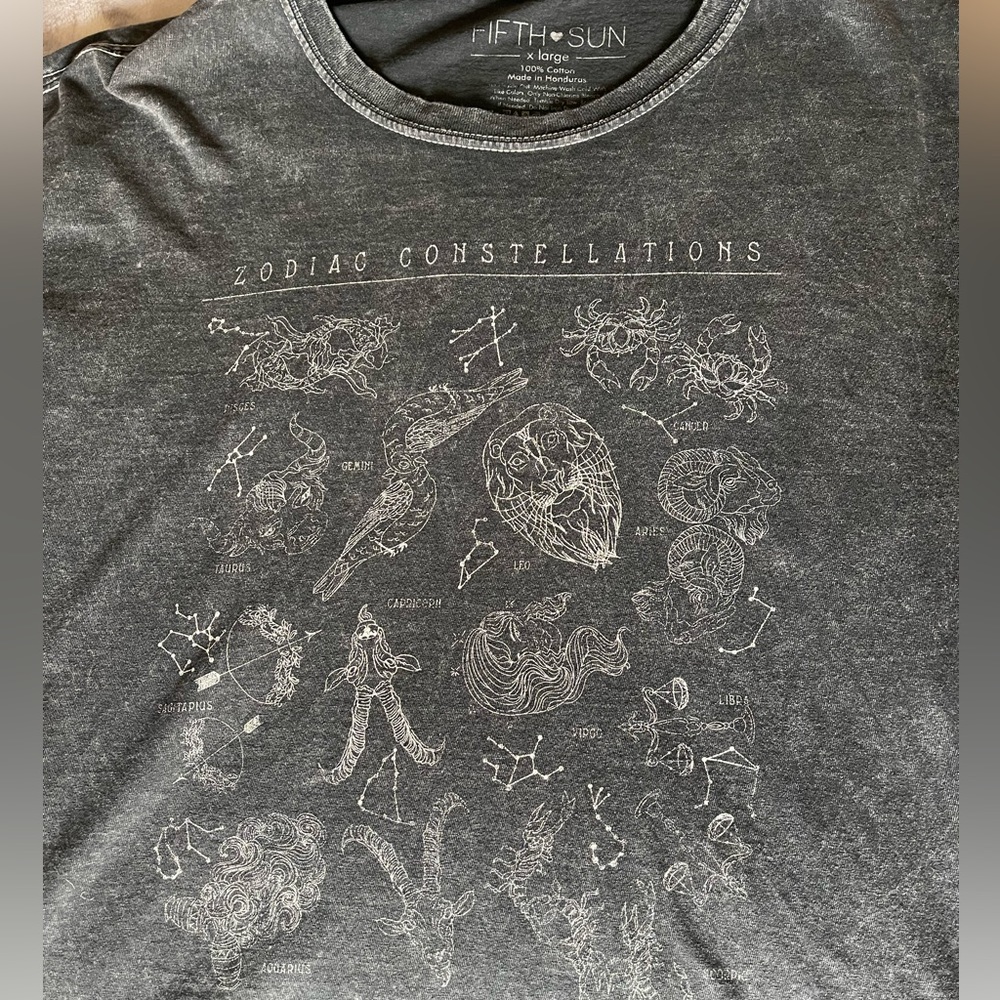XL Juniors/Women’s zodiac constellation crop top
